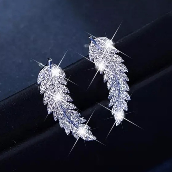 New Silver Leaf Stud Zircon Earrings - Picture 3 of 5